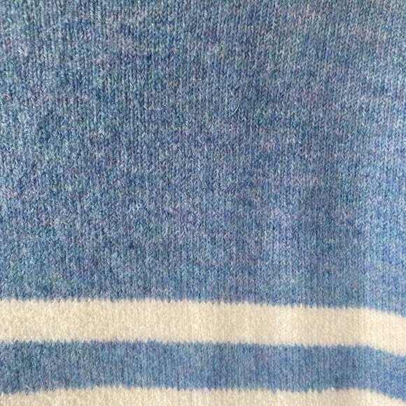 Light blue white stripe sweater - Picture 4 of 4